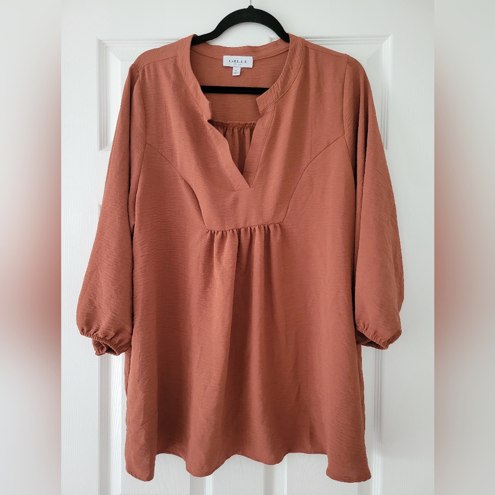 Gilli Rust Tunic with V-Notch Neckline